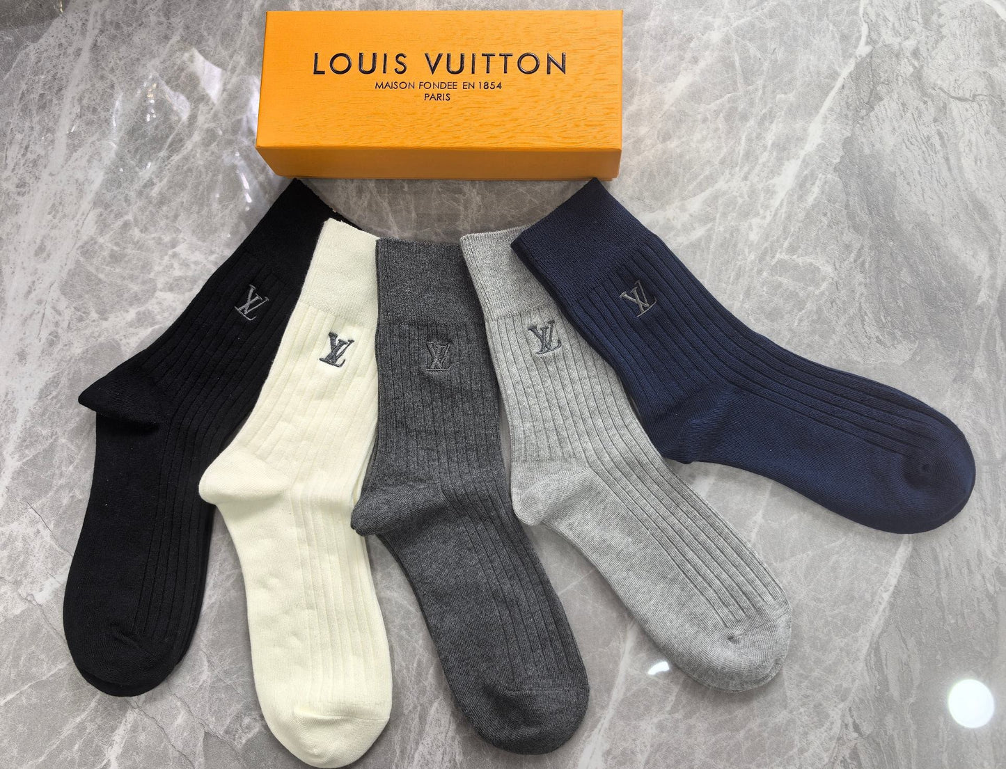 Louis Vuitton Socks(One pair of each style)
