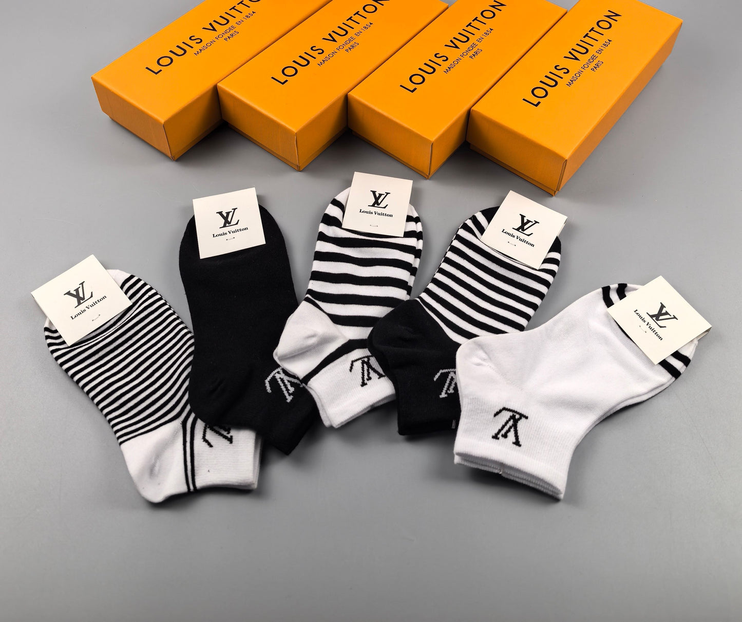 Louis Vuitton Socks(One pair of each style)