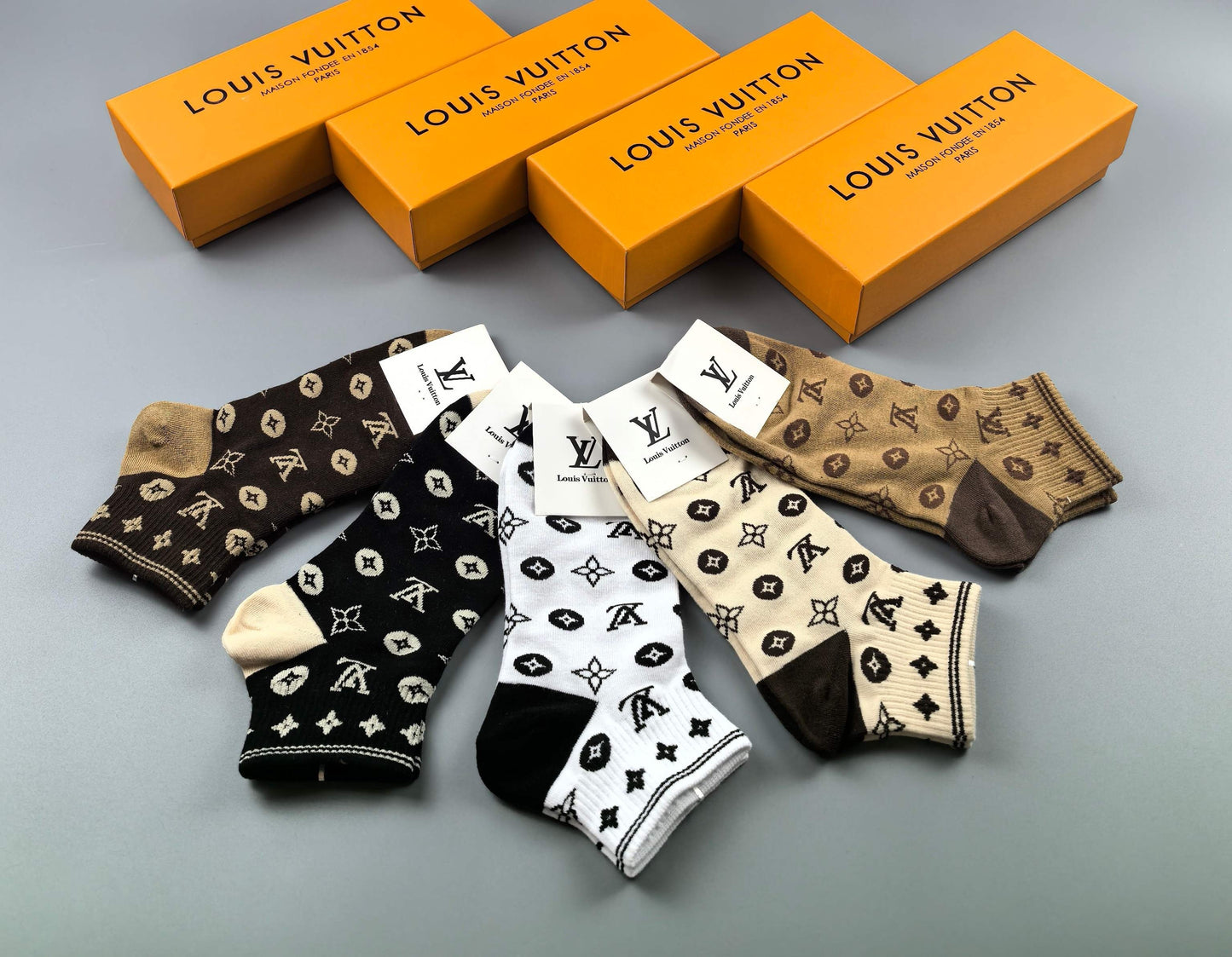 Louis Vuitton Socks(One pair of each style)