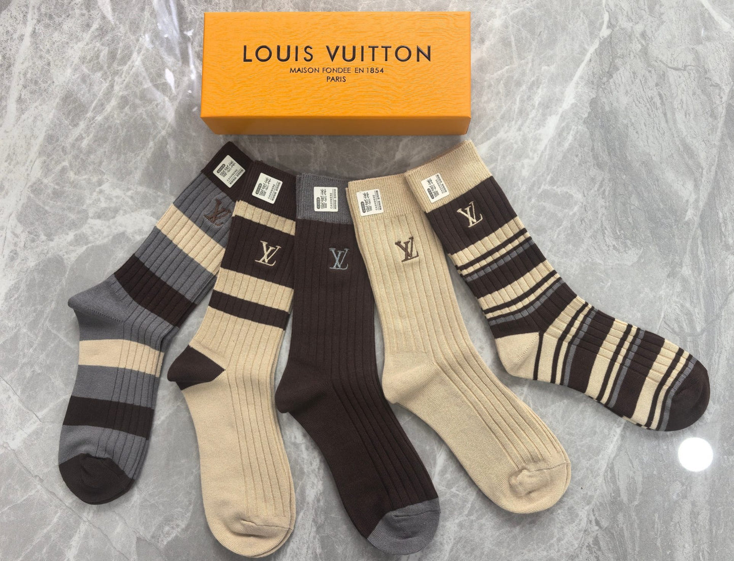 Louis Vuitton Socks(One pair of each style)