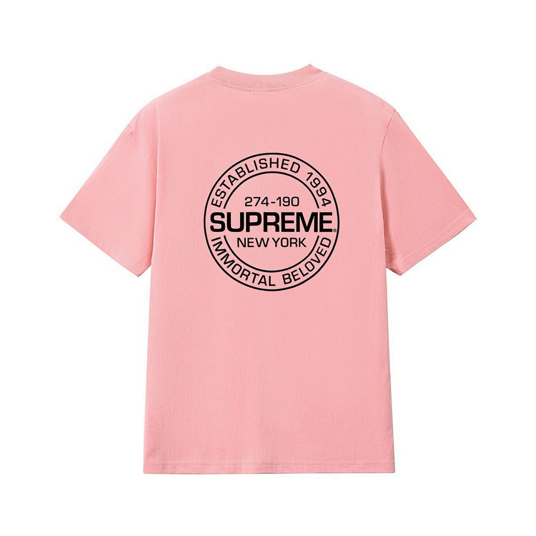 款号M250P40💰 Supreme 美式潮流风 宽松款T恤衫 男女同款 宽松版型 采用260克双纱纯棉 圆筒 从面料到辅料全部三标齐全跟足ZP 进口松井公司浆料印花绝不开裂 整件做法采用三针 - view 1