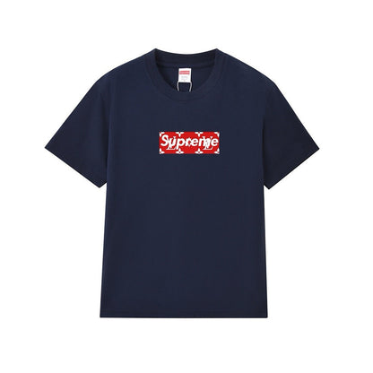 款号M307#p40💰 SUP 超级我 至高无上 老花box logo 短袖 tee 爆款 情侣 男女同款 宽松版型 采用260克精梳棉双纱 从面料到辅料全部三标齐全跟足ZP 进口松井公司浆料印花绝 - view 1