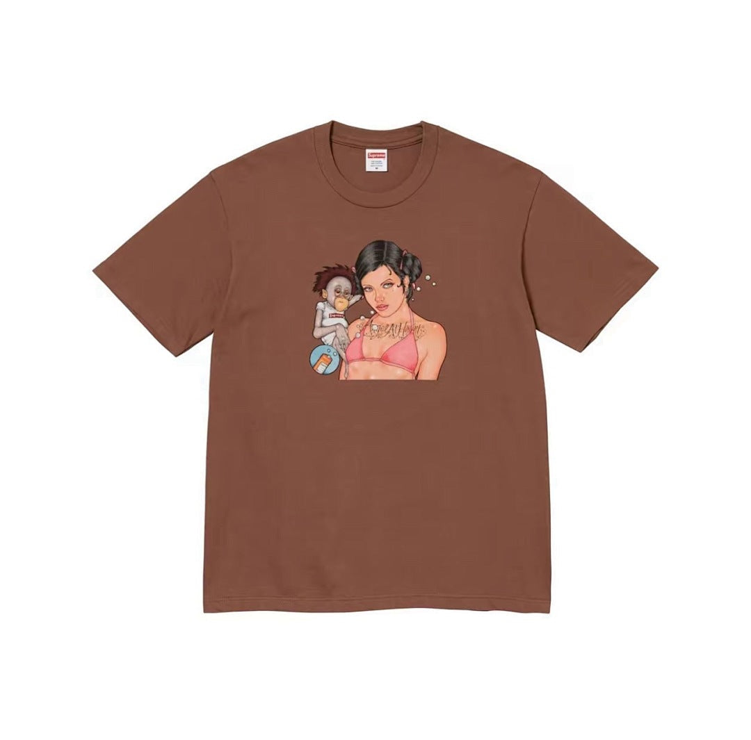 款号M312#p40💰 Supreme FW25 冬季T恤系列 Week17 Angel Tee 圆领套头人物印花图案短袖T恤 男女同款 宽松版型 采用260克精梳棉双纱 从面料到辅料全部三标齐全跟 - view 1
