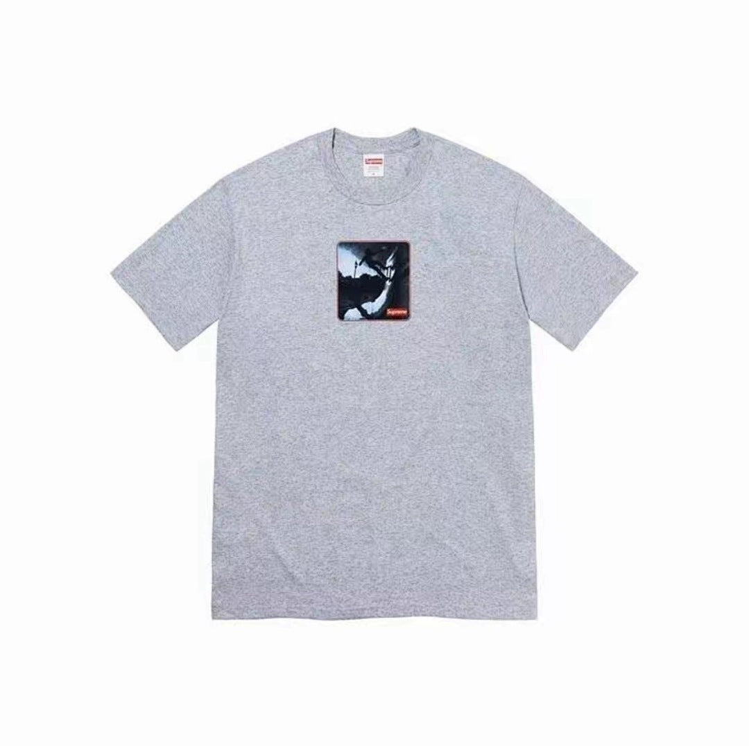 款号M327#p40💰 Supreme Week 1 Shadow Tee 美式潮流图案印花圆领短袖T恤 男女同款 宽松版型 采用260克精梳棉双纱 从面料到辅料全部三标齐全跟足ZP 进口松井公 - view 2