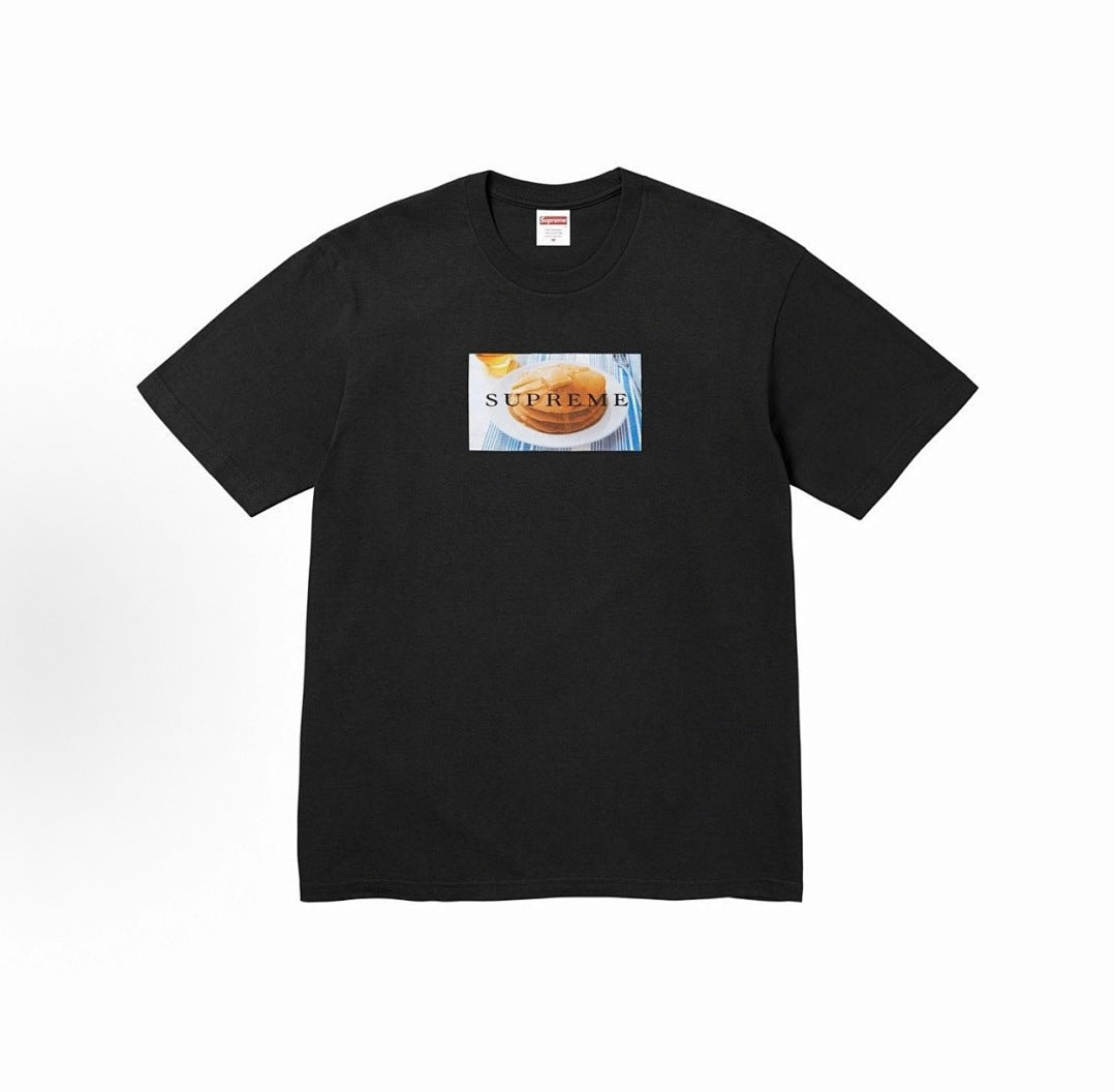 款号M328#p40💰 Supreme SS25 WEEK1 Pancakes Tee 煎饼图案圆领短袖T恤 男女同款 宽松版型 采用260克精梳棉双纱 从面料到辅料全部三标齐全跟足ZP 进口松井公 - view 2