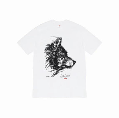 款号M339#p40💰 Supreme Week 4 Supreme x Yohji Yamamoto 山本耀司 联名款 狼头素描短袖美式潮流T恤 男女同款 宽松版型 采用260克精梳棉双纱 从面 - view 4