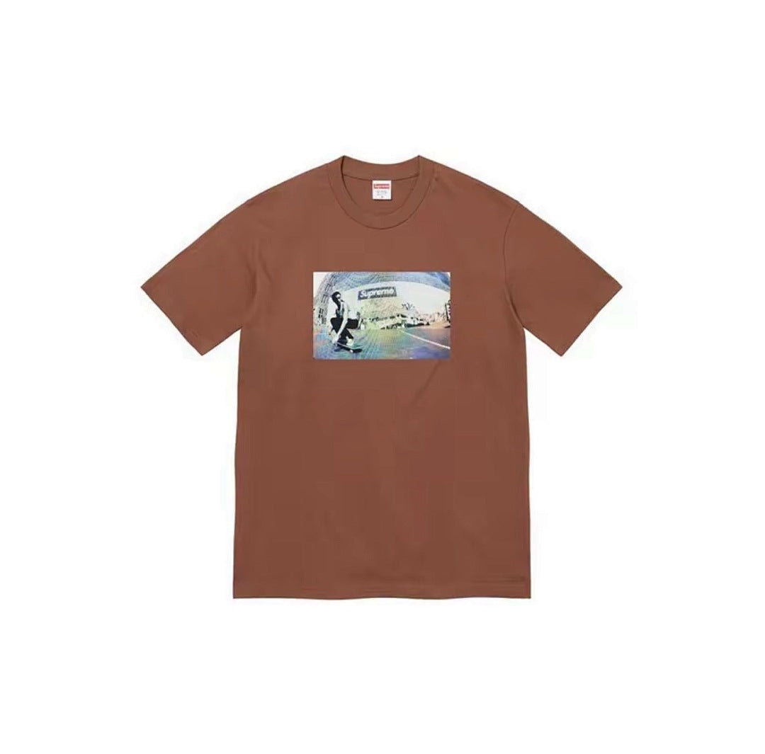 款号M342#p40💰 Supreme FW22 Week16系列 Week 16 Dylan Tee 胸前字母图案印花短袖美式潮流T恤 男女同款 宽松版型 采用260克精梳棉双纱 从面料到辅料全 - view 3