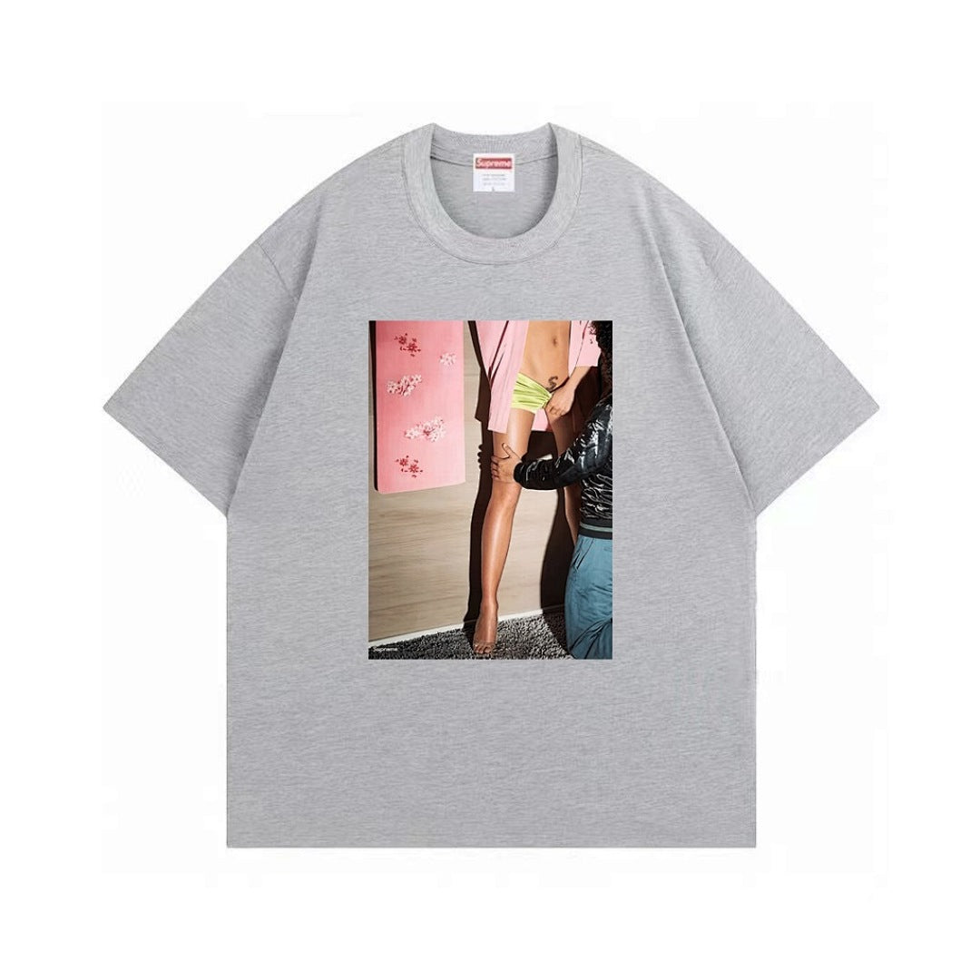 款号M389#p40💰 （市场最高版本欢迎对比） supreme ss22 model tee 模特 性感女人 宽松版型 采用260克双纱纯棉 圆筒 从面料到辅料全部三标齐全跟足ZP 进口松井公司浆 - view 2