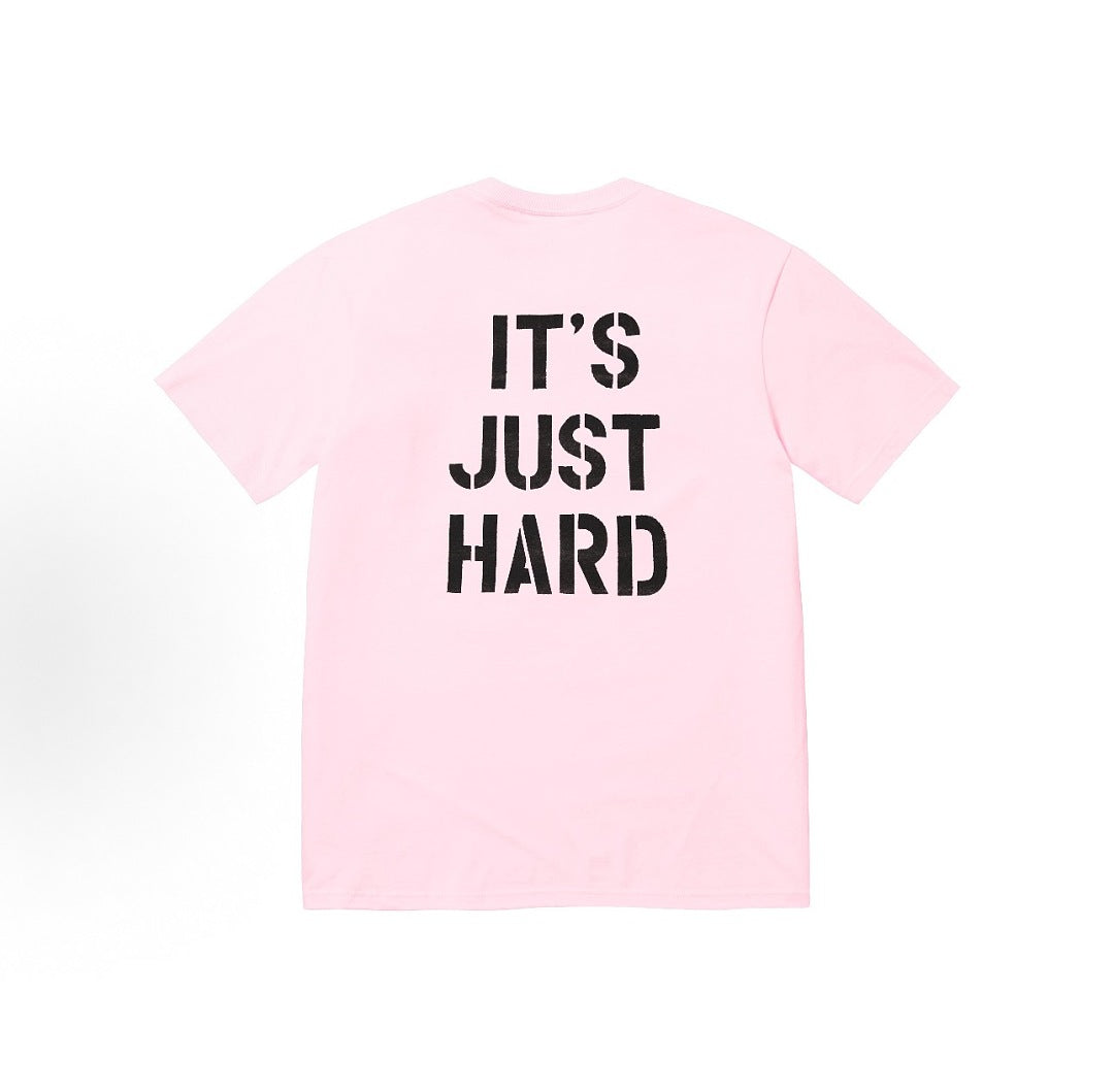 款号M420#p40💰 Supreme SS26 WEEK7 Hard Tee 春季限定T恤系列 做旧风字母印花图案圆领时尚休闲短袖T恤 男女同款 宽松版型 采用260克双纱纯棉 圆筒 从面料到辅 - view 5