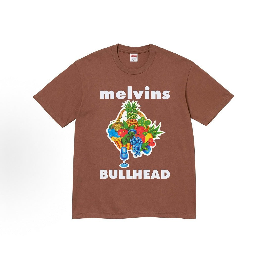 款号431#p40💰 Supreme x Melvins 联名款 SS24 WEEK13 BULLHEAD TEE 水果印花圆领短袖美式潮流T恤 男女同款 宽松版型 采用260克双纱纯棉 圆筒 - view 2