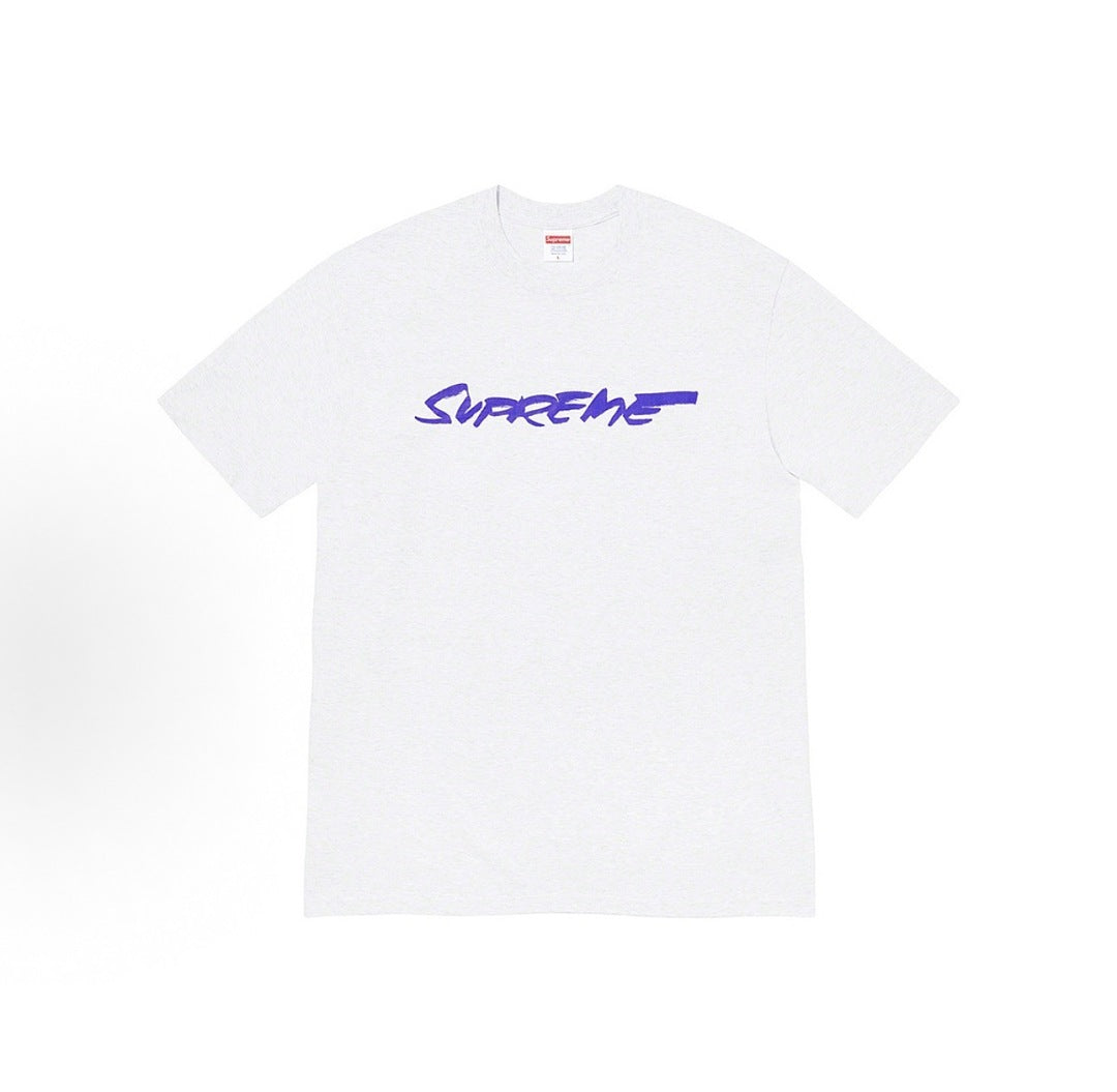 款号M435#p40💰 Supreme Week 1 Futura Logo Tee Logo 英文字母印花圆领短袖美式潮流T恤 男女同款 宽松版型 采用260克双纱纯棉 圆筒 从面料到辅料全部三 - view 1