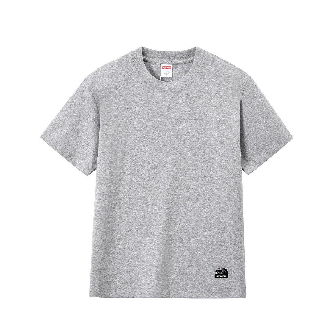 款号M447#p40💰 Supreme × 北面/THE NORTH FACE The North Face 联名款 休闲百搭圆领美式潮流短袖 T恤 男女同款 宽松版型 采用260克双纱纯棉 圆筒 - view 10