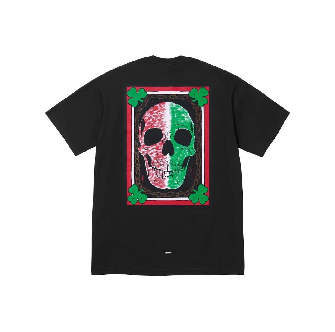 款号M450#p40💰 Supreme × Mike Kelley 联名款 SS26 WEEK8 Banner Tee 背面骷髅三叶草印花短袖T恤 男女同款 宽松版型 采用260克双纱纯棉 圆筒 - view 2