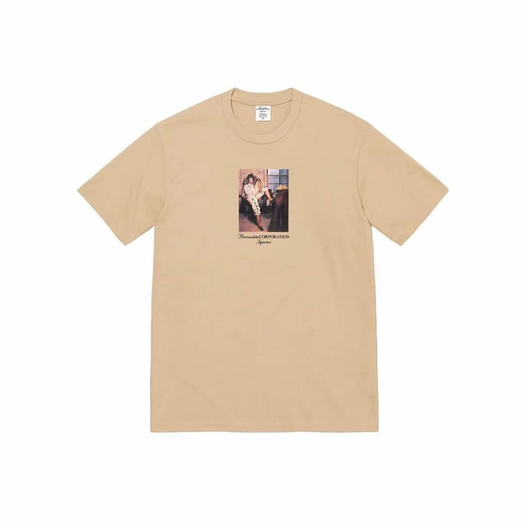 款号M465#p40💰 Supreme x BERNADETTE CORPORATION 联名款 SS23 WEEK13 TEE 图案印花Logo宽松短袖美式潮流T恤 男女同款 宽松版型 采用26 - view 2