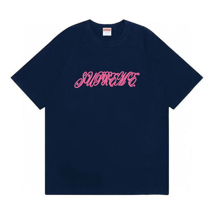款号M489#p40💰 Supreme SS26 WEEK8 Raised Script S/S Top 草书Logo做旧宽松落肩短袖T恤 男女同款 宽松版型 采用260克双纱纯棉 圆筒 从面料到 - view 4